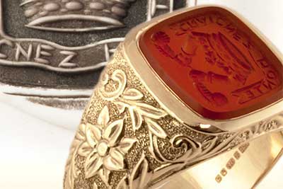 Carnelian Gemstone signet ring with a decorative Gold shank